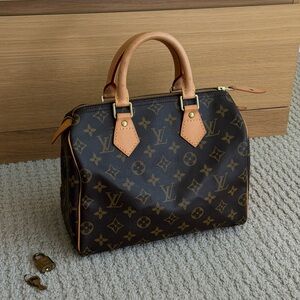 Louis Vuitton Speedy 25 Monogram